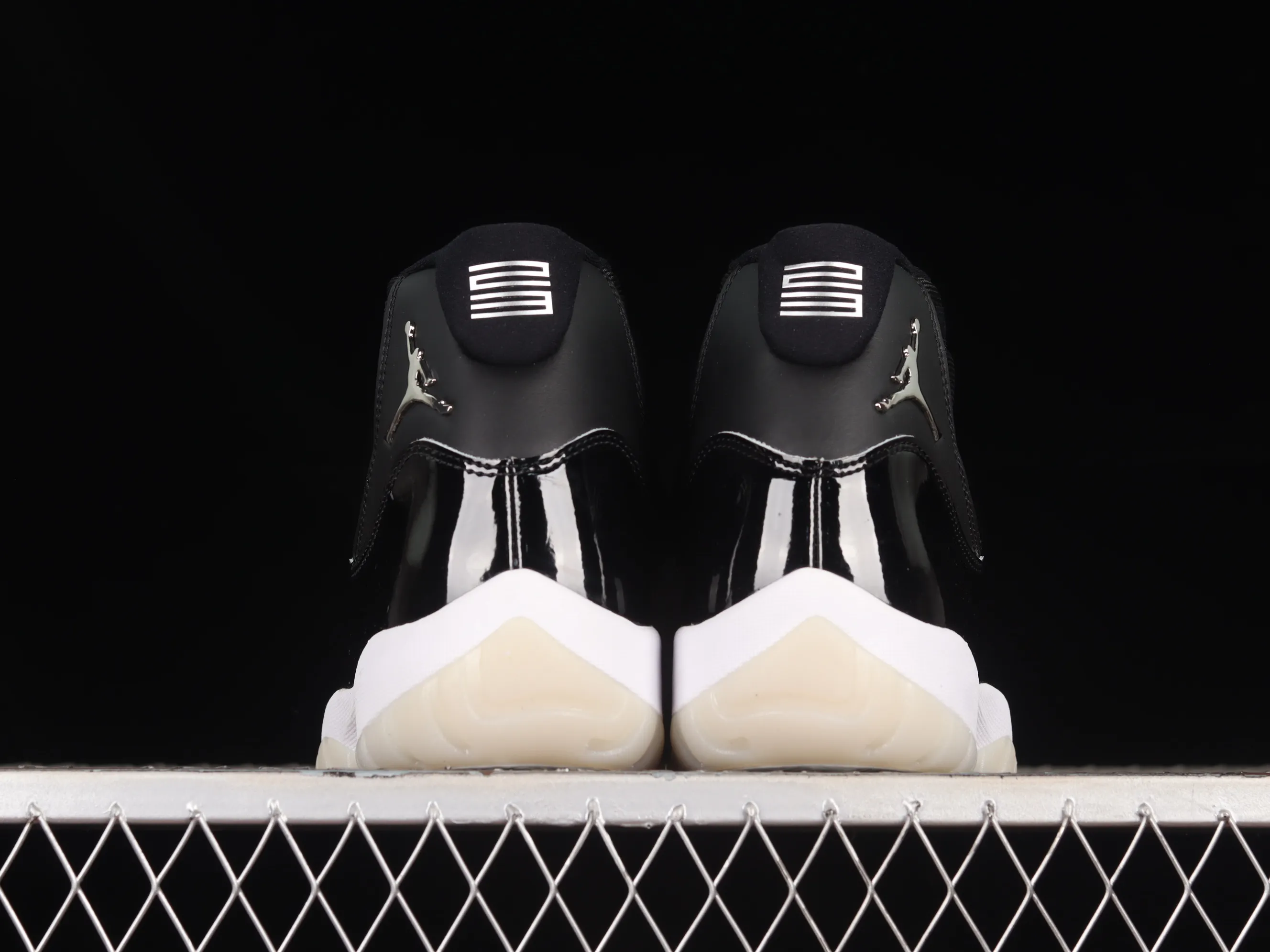 All categories Air Jordan Jordan series basketball shoes Air Jordan 11 LJR version Air Jordan 11 "25th Anniversary" AJ11 Joe 11 Devil II Genuine standard real carbon CT8012-011